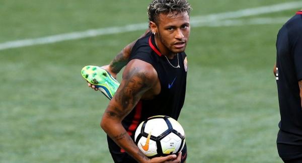 العثور على "بند" غريب قيمته 2.5 مليون يورو لـ "نيمار" أيام برشلونة