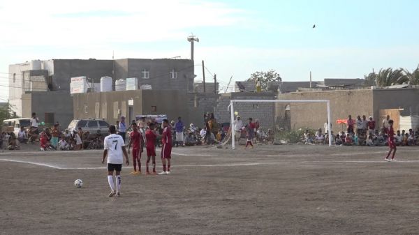 فيديو| بطولة طفل تهامة الشهيد "عبدالعزيز الأسود".. منتخب ذو باب المندب إلى الدور الثاني 