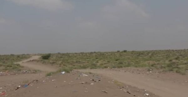 فريق هندسي يبطل عبوة ناسفة زرعها الحوثيون بين الخوخة والتحيتا 