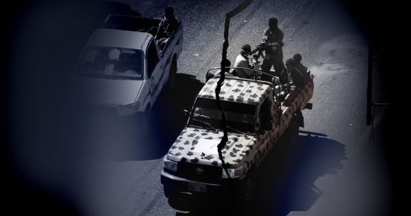 عناصر من مليشيا الحوثي يعتدون على ثلاث نساء غرب تعز 
