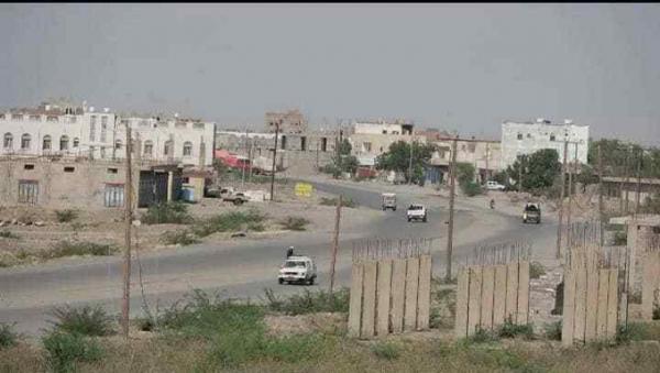 مليشيا الحوثي تفتح النار على أحياء مكتظة بالسكان في حيس