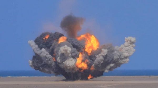 إتلاف كمية من الألغام الحوثية في باب المندب