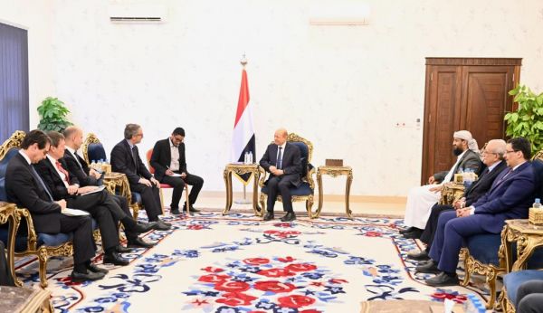 عدن.. رئيس مجلس القيادة يستقبل السفراء الأوروبيين لبحث فرص إحلال السلام 