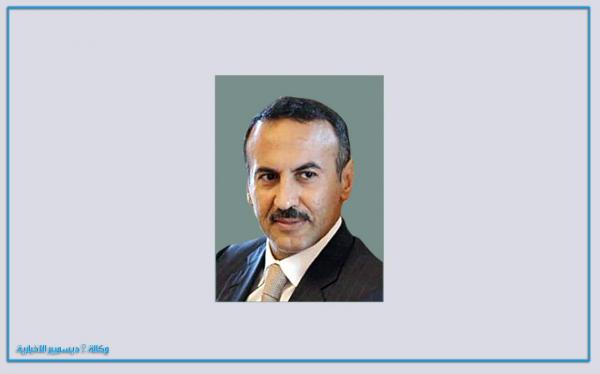 السفير أحمد علي عبدالله صالح يُعزي في وفاة اللواء الأسدي