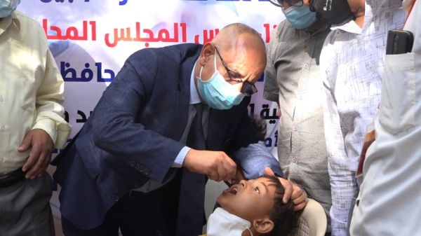 فيديو+صور| من مديرية المخا.. تدشين الجولة الأولى من حملة التحصين ضد شلل الأطفال في تعز 