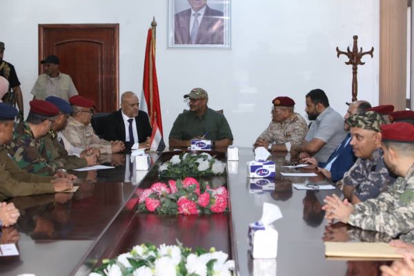 فيديو| العميد طارق صالح يرأس اجتماعًا للجنة الأمنية وقيادة المحور في تعز 