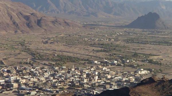 مليشيا الحوثي الإرهابية تستهدف بالصواريخ منازل المواطنين في حريب مأرب 