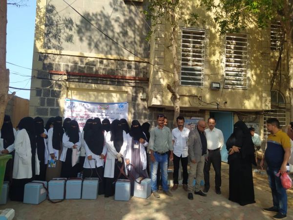 مدير مكتب الصحة بالمخا تدشن حملة التحصين الطارئة ضد شلل الأطفال 