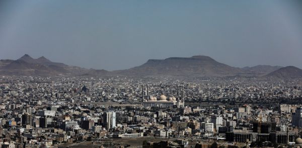 الحوثيون يجبرون أئمة المساجد على تأخير أذان المغرب وموعد الإفطار