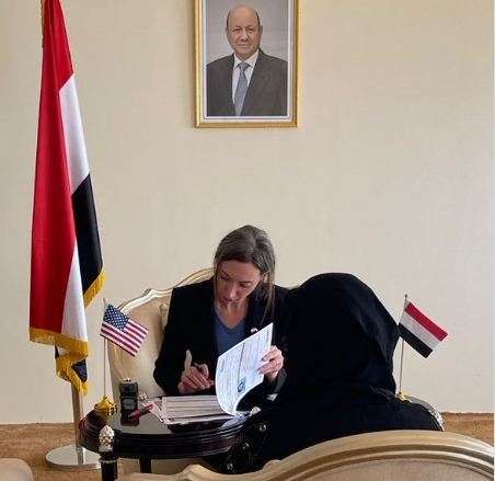 السفارة الأمريكية تفتح قنصلية لها بعدن لأول مرة منذُ بدء الحرب في اليمن 