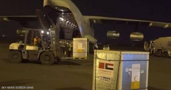 تحمل 250 ألف جرعة.. السودان يستقبل أول دفعة من اللقاح الصيني
