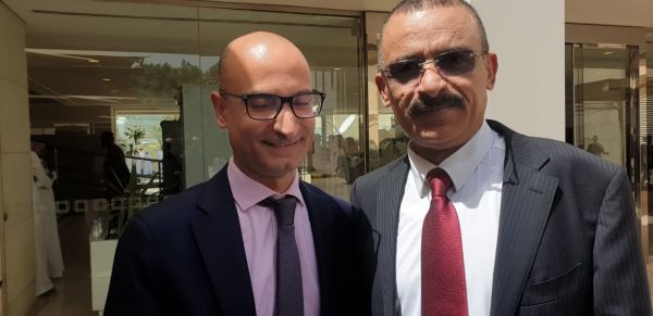 أمين عام المكتب السياسي للمقاومة الوطنية يلتقي السفير الفرنسي على هامش مشاورات الرياض 