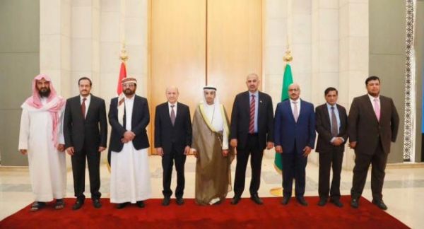 السلطة المحلية في مديرية المخا تهنئ رئيس وأعضاء مجلس القيادة الرئاسي 