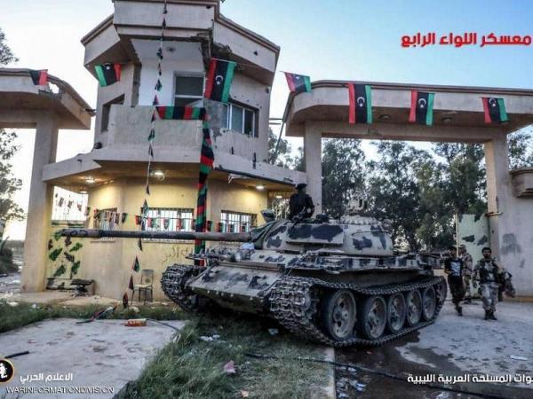 الجيش الليبي يتقدم إلى وسط طرابلس