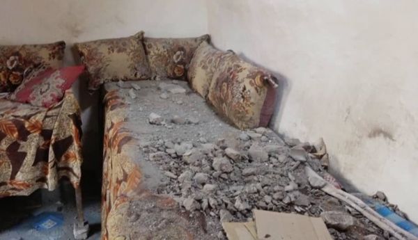 حقوق الإنسان يدين الاستهدافات الحوثية التي تسببت بأضرار في المنازل بحيس