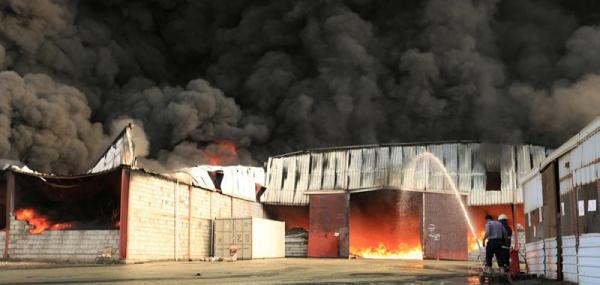 الكشف عن مفتعل الحريق الجديد الذي التهم مخازن إغاثة أممية في الحديدة