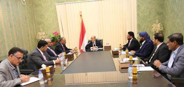 ناقش أولويات المرحلة... مجلس القيادة الرئاسي يعقد أول اجتماع له في عدن