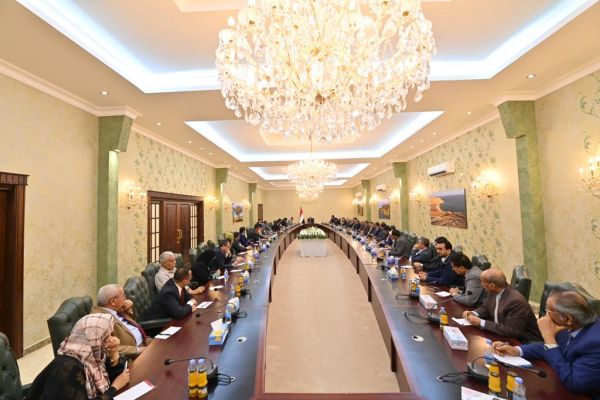 "الغيثي" رئيسًا لهيئة التشاور والمصالحة.. المجلس الرئاسي يعقد أول اجتماع بالهيئة 
