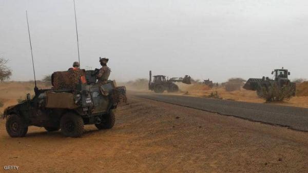 مقتل 12 جنديا في هجوم على قاعدة للجيش في مالي
