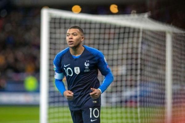 كلوب يبدأ التحرك من أجل ضم مبابي