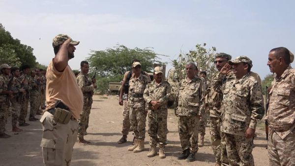 فيديو+ صور| قائد محور حيس يعايد خفر السواحل والأمن العام والأمن المركزي واللواء الخامس حراس الجمهورية