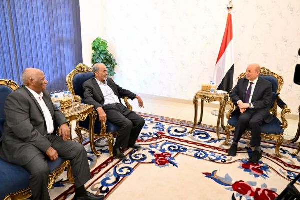 وزير العدل المغربي يبدي استعداده زيادة عدد المقاعد للطلاب اليمنيين في المعهد القضائي