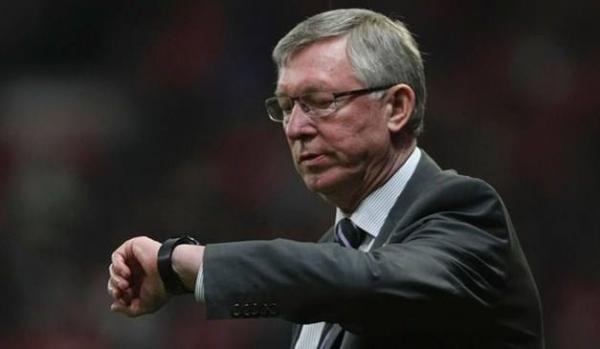 أسطورة مانشستر يونايتد في حالة صحية حرجة.