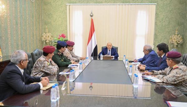 العليمي يعقد أول اجتماع للجنة الأمنية العليا 