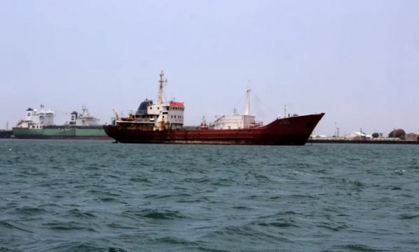 هجوم استهدف سفينة قبالة سواحل الحديدة