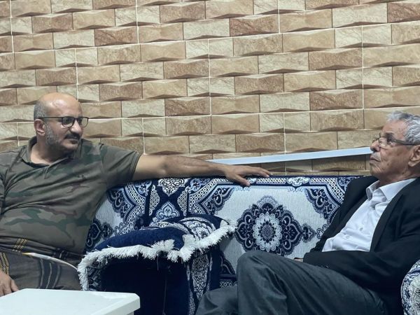 نائب رئيس مجلس القيادة الرئاسي العميد طارق صالح يستقبل المناضل اللواء أحمد قرحش