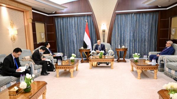 العليمي يستقبل السفير الصيني 