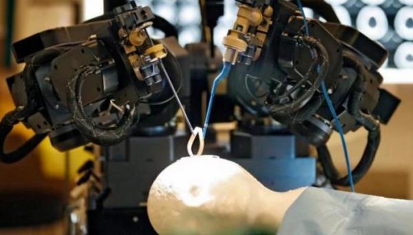 إجراء أول عملية جراحة أعصاب باستخدام "روبوت"
