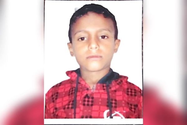 منظمة تدين إعدام ميليشيا الحوثي طفلاً في العاشرة أثناء رعيه الأغنام بتعز