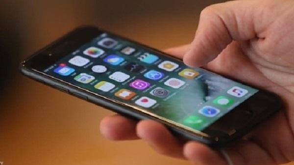 المليشيات الحوثية تهدد المواطنين عبر رسائل نصية