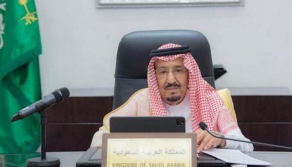 الملك سلمان يتلقى رسالة خطية من سلطان عمان