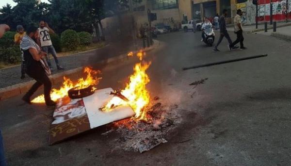 لبنان.. إصابة 8 خلال محاولة محتجين اقتحام مصرف بمدينة طرابلس