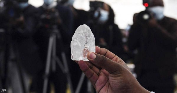 في أفريقيا.. العثور على ثالث أكبر قطعة ألماس في العالم 