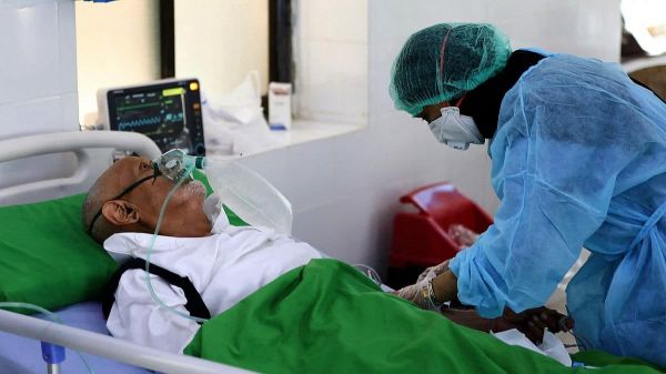 حالة وفاة و 6 إصابات مؤكدة بكورونا في 4 محافظات يمنية 
