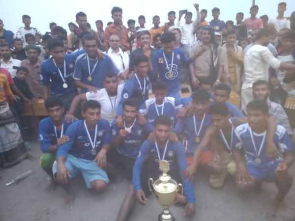 الخوخة.. "الصقور" يحرز لقب بطولة العميد طارق صالح 