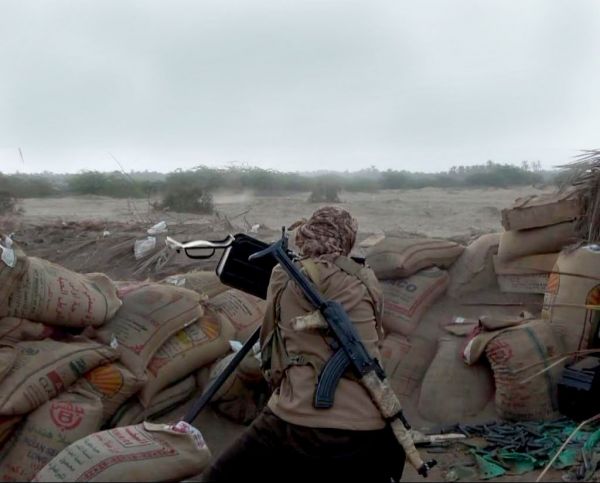 الحديدة.. إخماد مصادر نيران حوثية استهدفت قرى ومزارع المواطنين في الجبلية