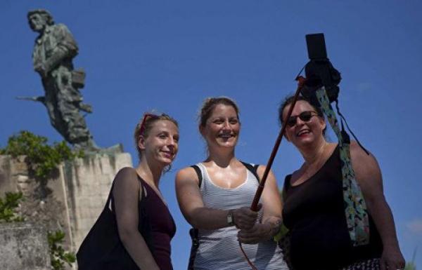 الداخلية الطاجكستانية: قاتل السياح تدرب في إيران