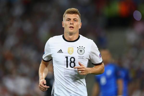لأول مرة.. كروس أفضل لاعب في ألمانيا