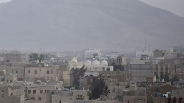 البيضاء.. مليشيا الحوثي تقتحم مسجد السنة في رداع وتطرد طلابه والقائمين عليه 
