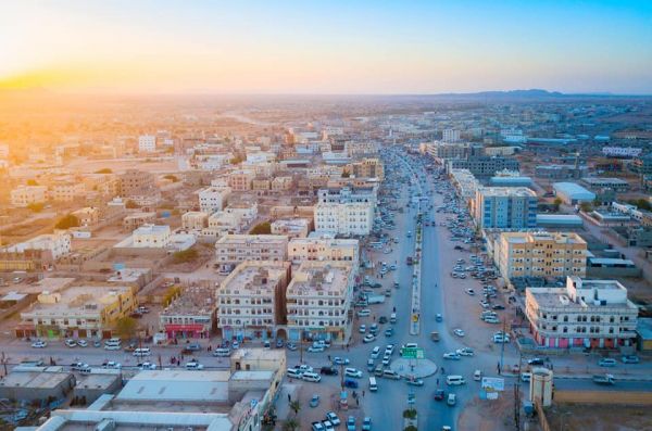 السلطة المحلية في شبوة تعلن إطلاق عملية عسكرية لفرض الأمن والاستقرار بالمحافظة 