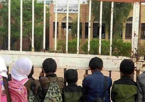 قيادي حوثي يسطو على مدرسة حكومية في صعدة