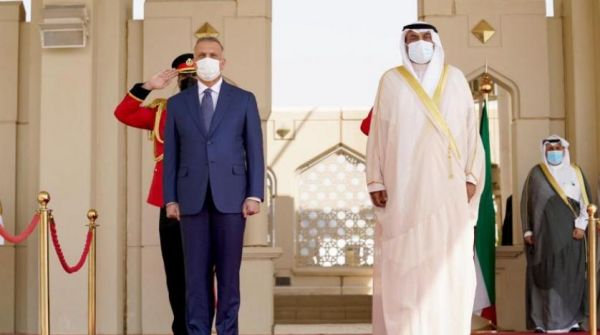 رئيس الوزراء العراقي يصل إلى الكويت في زيارة ليوم واحد