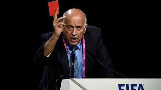 الفيفا يعاقب رئيس الاتحاد الفلسطيني بسبب "قميص ميسي"
