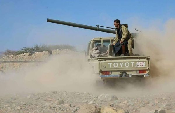 مصرع 30 عنصرا حوثيا في معارك مع الجيش والقبائل جنوب مأرب