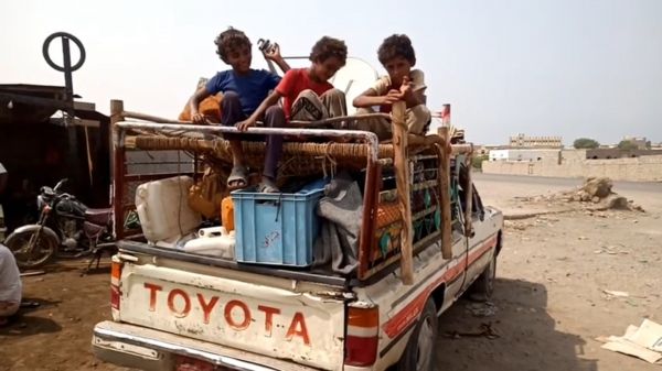 مليشيا الحوثي تُشرد عشرات السكان من مديرية التحيتا 