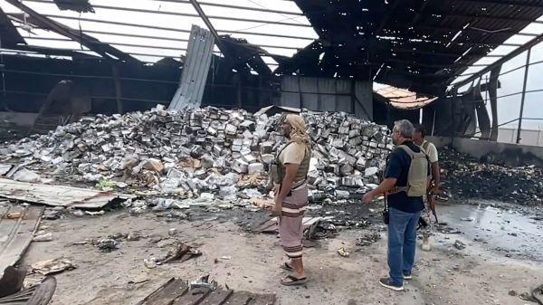 ًفيديو+صور|  قائد المقاومة الوطنية يتفقد مجدداً مرافق ميناء المخا